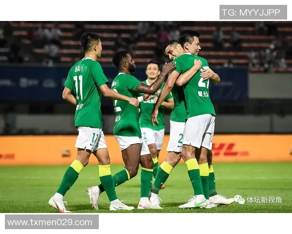 武汉足球队以85分领跑世锦赛积分榜展现强劲实力